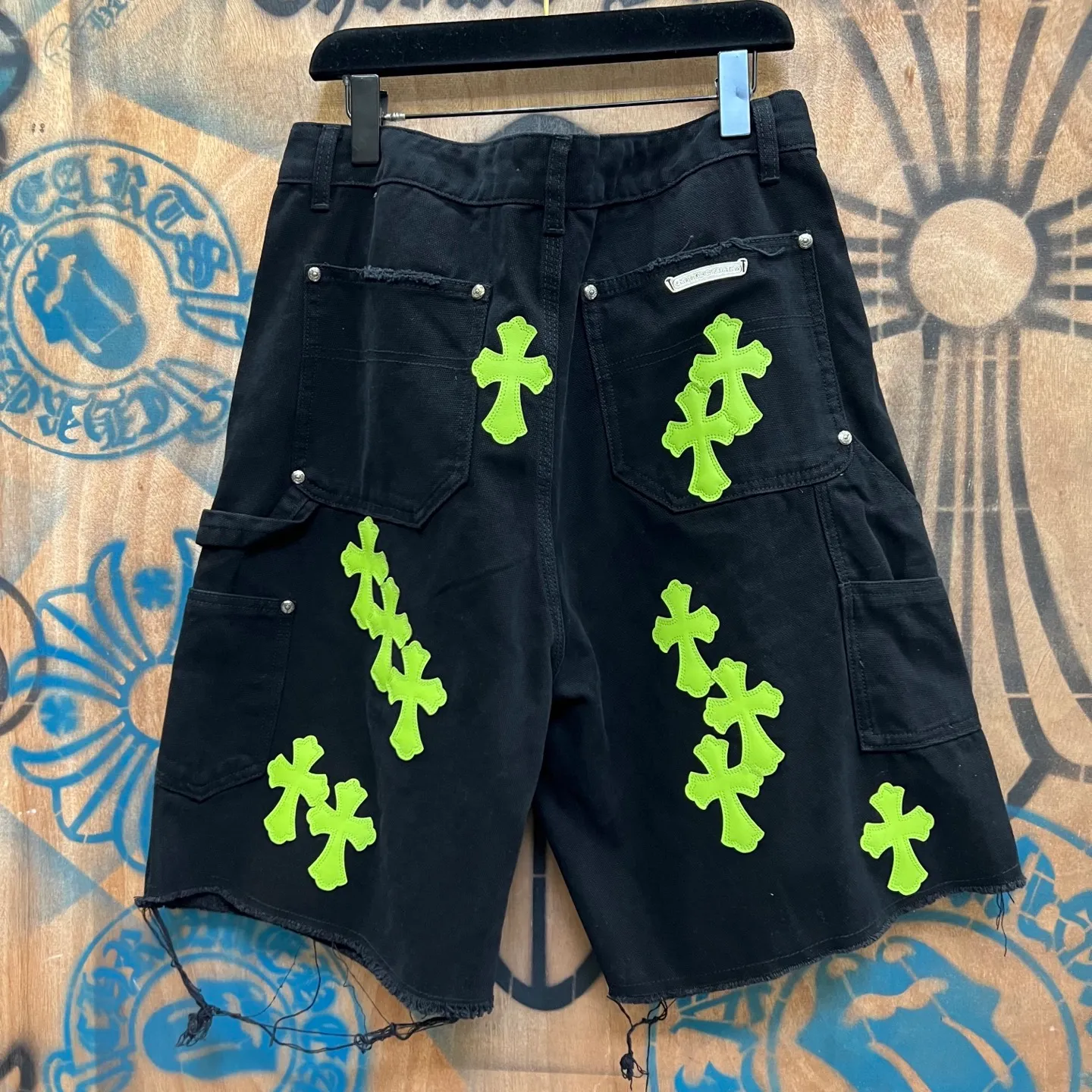 P520 chrome hearts limited series new city limited jeans Chrome Hearts city limited denim shorts vintage levis American made 501 505 517 base version remake Levis American made 501 base version imported sheepskin 925 silver remake Customers provide waist and pants length or height and weight. The studio will select the most suitable base version for you to remake. There are many people doing remakes in the market. Don’t belittle or comment. The difference is visible to the naked eye. See and compare for yourself #CHROME HEARTS Unisex style